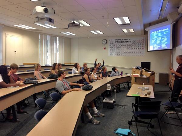 CommunitasSCU's tweet image. Orientation session #2 #SCUlife #communitaslove