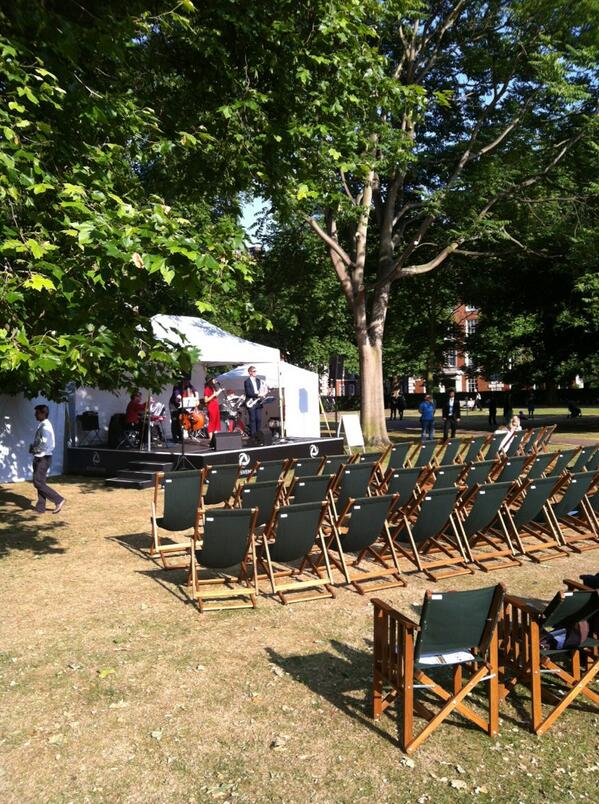 hackneyresident's tweet image. Grosvenor Square