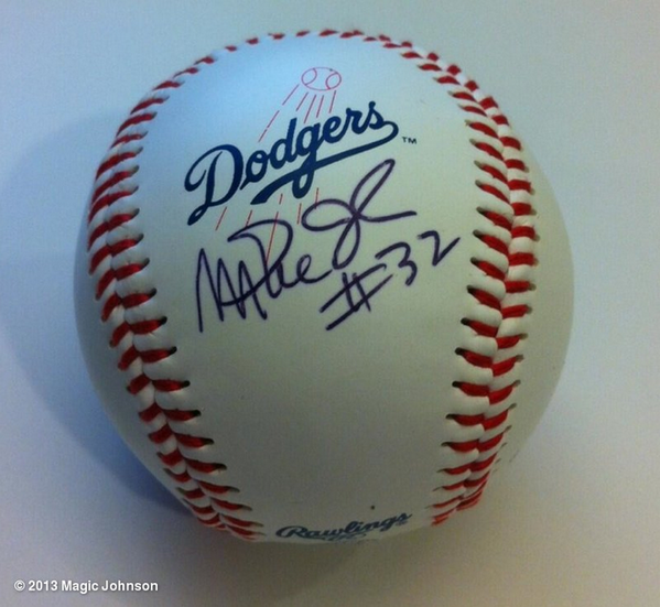 Dodgers's tweet photo. Our followers to retweet this tweet are eligible to win a @MagicJohnson signed baseball! #VotePuig #HighFiveCiti http://t.co/bUvafrGuLd