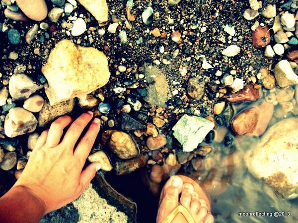 moonreflecting1's tweet image. take time out and go with the flow during #mercuryretrograde #observenature touch the earth #tuneout #tunein