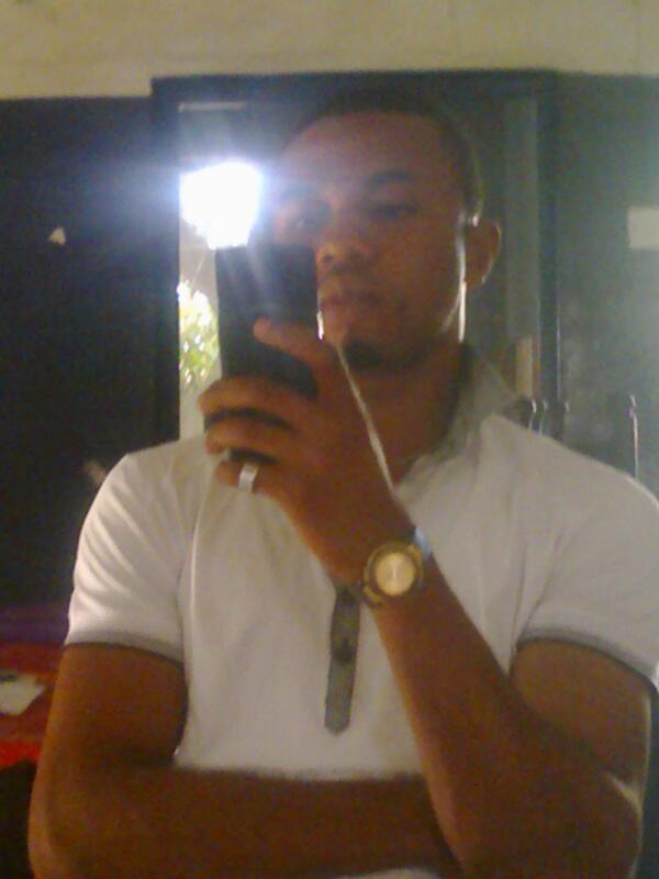 EmekaKunde's tweet photo. Me Alone http://t.co/2q7fcLdm6O