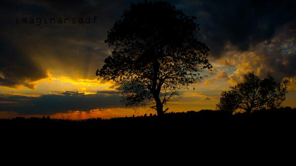imaginariadf's tweet image. fotografía tomada el 25-12-11 nos parece increible lo que se puede ver saliendo de la ciudad de méxico #canon #10mpx
