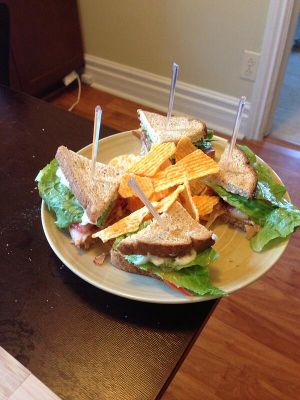 TriviaTyler's tweet photo. Club sandwich. I'm not even a member!
#mitchhedberg Yeah..I tweeted a picture of food http://t.co/bPZyooLwE7