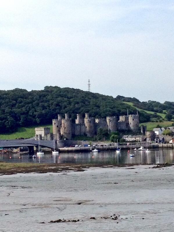 Helidon's tweet photo. The view out of my office window today, Conwy castle. http://t.co/rNsE4fCYX6