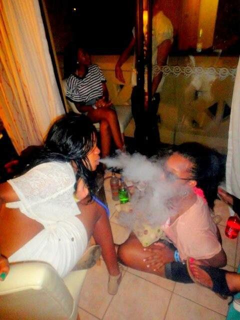 _sweetlamb's tweet image. RT @Leah_MPk: Lol. Room 2255. RT @Ntaayisthename: #TBT #SpringBreak2011 This room. Lol