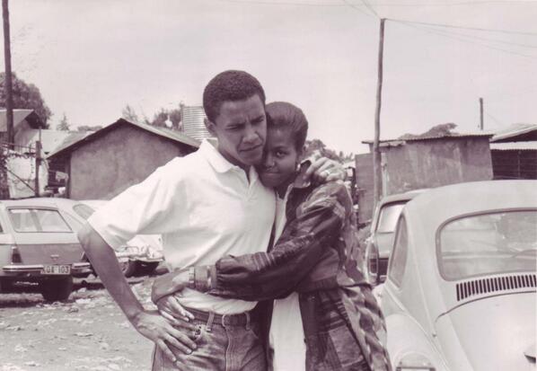 NewsBreaker's tweet image. THROWBACK THURSDAY FROM @FLOTUS: "Barack and Michelle."