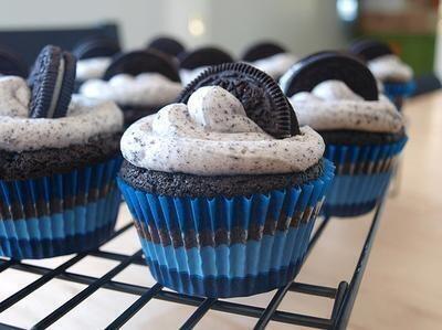 Food_Porner's tweet photo. @The_GreenNinja
Double Chocolate Cookies &amp; Cream Oreo Cupcakes!! Enjoy &amp; celebrate your special day :) http://t.co/08Cnul5n8f