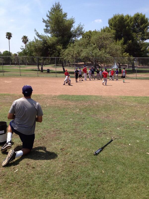 AzBaseballCamps's tweet photo. Coach @RafyValenzuela teaching the right technique to fielding the ground ball. http://t.co/2bRc2sae9o