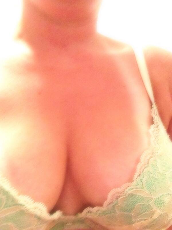 NotRonBurgandy's tweet photo. @CreepShot #wife #sext #tits #bra #CleavageThursday http://t.co/dMIrloc8Rh