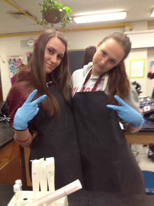 itsalexxj's tweet image. #TweetYourFriendshipInAPicture @HannahDemel13 #sciencemodels