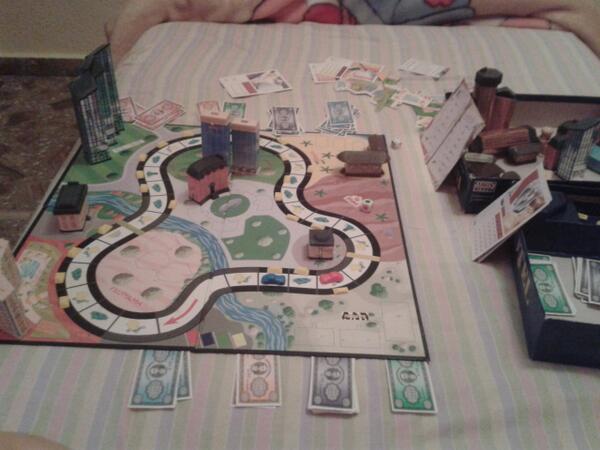 DesiCandy's tweet photo. jugando al hotel con mi prima carmen http://t.co/ZhjBbCUbQA