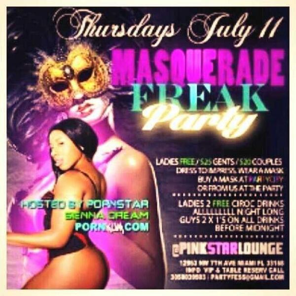 ALitoGreen's tweet photo. TONIGHT @PinkStarLounge Masquerade Freak Party Hosted by @SIENNADREAMXXX #FreakShow doors at 10pm Ladies FREE b4 12am http://t.co/1EBiPpBqxX