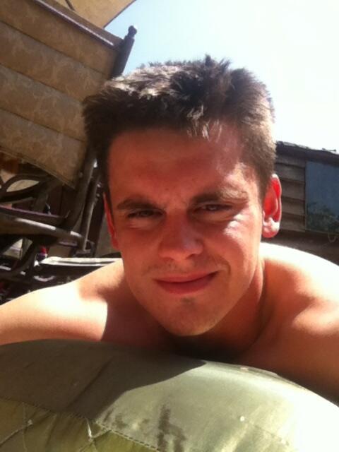 AlexanderGusta5's tweet photo. Sunbathing #topless #sun #tan http://t.co/tO6r0AwvkQ