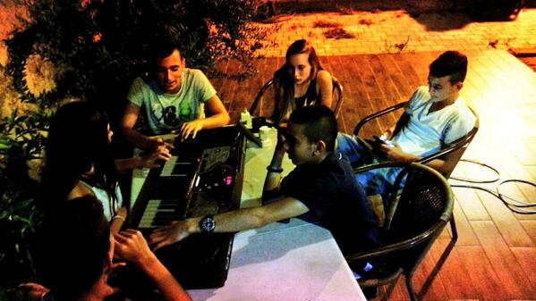 danielagreen444's tweet photo. קונצרט גרין http://t.co/GgPcyRvadt