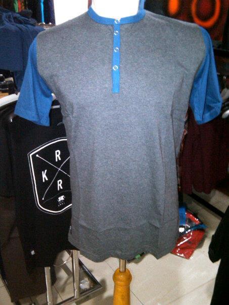 CLOTHRCST's tweet image. Kruger shirt. Price 85k. Cp 083878569610 Pin 22BAF3D0