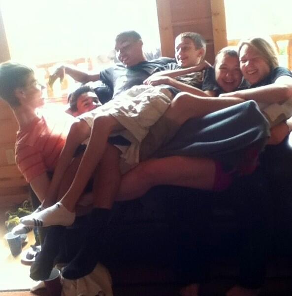 graasss_'s tweet photo. #TweetYourFriendshipInAPicture we're a close group☺👌 @token0714 @it_mick @levidavis98 @lilrummer @zstack_15 http://t.co/tDkMEO7162