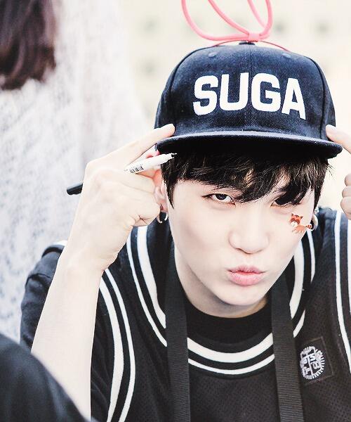 BTSARMYOFFIClAL's tweet photo. [HQ] Suga http://t.co/vbF2v02oJl