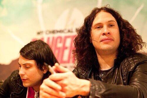 Sam_CTE's tweet photo. Who knows what secrets the fro holds. http://t.co/w7QuAtcVSr