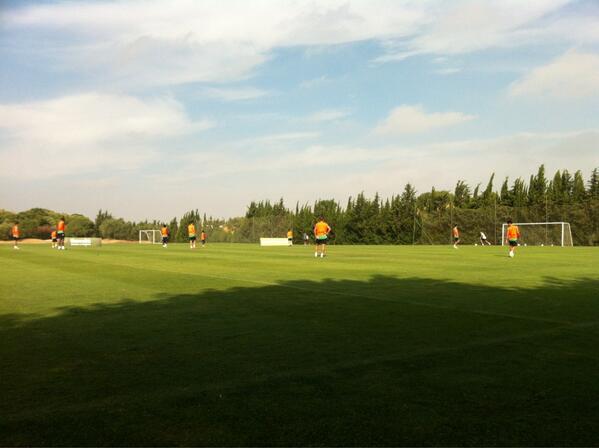 Ninguna ausencia en el entrenamiento matinal. Esta noche, encuentro ante la U.D. Los Barrios