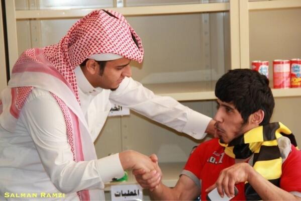 77abs1's tweet photo. إنسان خلوق أتمنى#ريتويت
المبدع فيصل العيسى http://t.co/LIDdfbS3TP