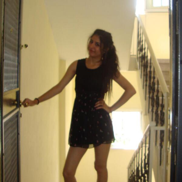 LezIrem's tweet photo. Havuza giderken ;) pazar keyfi. http://t.co/pMx5EluJ9q