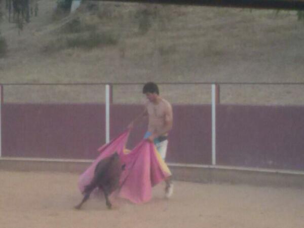 cbbeas's tweet photo. Cuando la tarde caía nos salió un torero!! @Adriannuke se nos tira al ruedo para coger la alternativa! http://t.co/YlEIa5L9nn