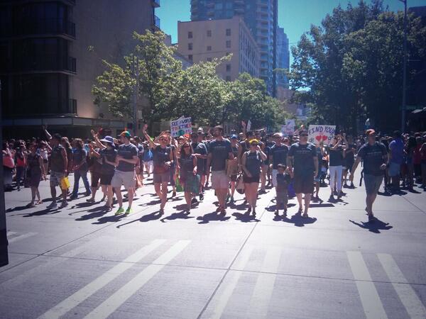 lifeatEG's tweet photo. Proud to be in the #seattleprideparade ! Representing #lifeatexpedia and #seattlepride http://t.co/xhMjuyUWNh