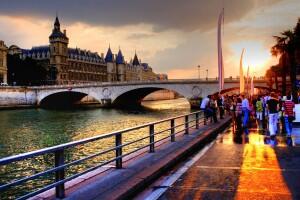 ParisVisitor's tweet photo. What to do in Paris - http://t.co/9z3Ua86wfb http://t.co/sXk0taV9xO