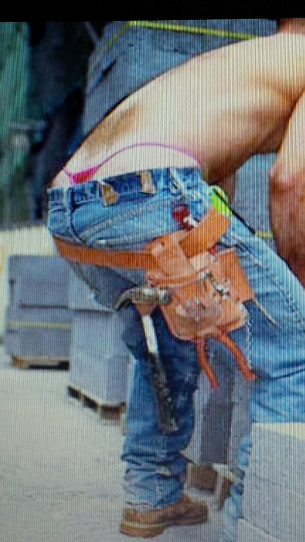 NGemeren42's tweet image. Hey @Cucie_Monster85 isn't it time to get a new outfit for work? #disgusting #notkool #weird 
Damn plumber crack!