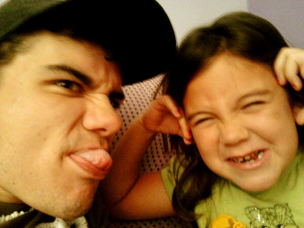 NandoPerez17's tweet photo. Haciendo el ganba con mi primica Alba ;) http://t.co/LnUiBWuGuZ