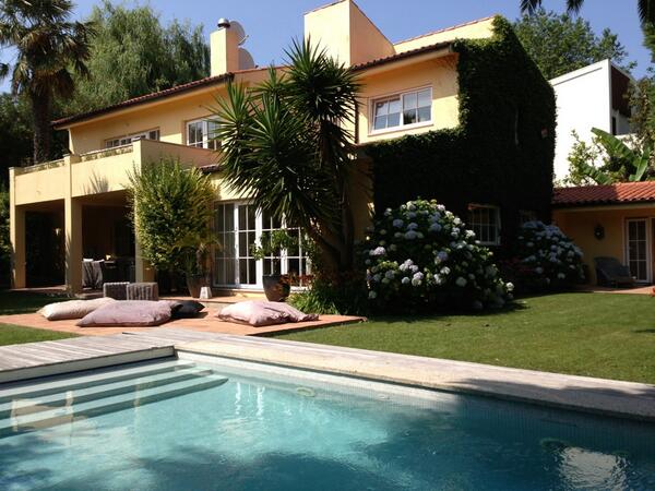 Chilling in our house in Porto next to the track☀Visit <a href="/TomCoronel/">Tom Coronel</a> today at the <a href="/FIA_WTCC/">Shelby Benton</a>. Two strong races from Tom