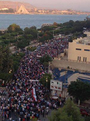 ‏المتظاهرين في #المنيا وسط طبيعة مصر الساحرة..كم انت جميلة يا مصر 
 #إنزل #تمرد #30_يونيو #مصر #الثورة #Egypt ‎
