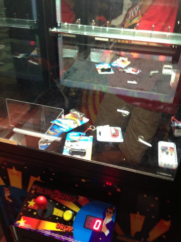 Bryzn24's tweet image. Cool prizes in the &quot;Bling King&quot; game #hotwheelz #laserpointers #earphones