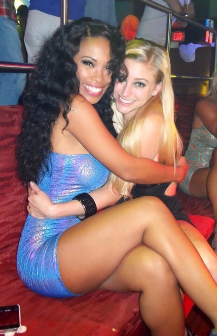 The true definition of #hammertime :) me and @Kari_Nautique http://t.co/dEFklNgacb<a href="/tag/hammertime"class="tags">#hammertime</a><a class="tags" href="/tag/kari_nautique">@kari_nautique</a>