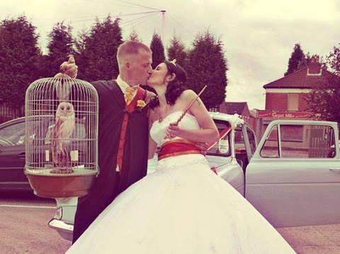 Harry_Potter_TM's tweet photo. Boda Potterhead. https://t.co/FMrVbqbuZ7