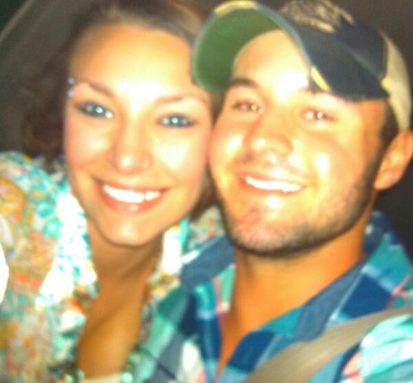 candacecline07's tweet photo. Me and Mine <3 http://t.co/6b0nL3gxC6