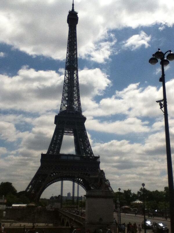acsherwin98's tweet image. 700 steps up to the Eiffel Tower makes 400 steps to Notre-Dame look easy. #stepmaster #paris #swag #mylegshurt