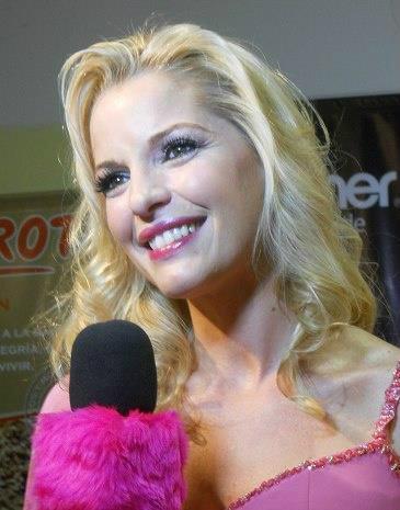 nexxtothem_'s tweet photo. #MinasPerfectas y ella, Carina Liliana Zampini @ZampiniCarinaOk ❤ http://t.co/xNB5JpfmoF