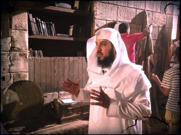 MohamadAlarefe's tweet photo. يا قرة عيني:
عقارب الزمن لا ترجع،
والتحسر لا يرد مافات،
فلا تضيع الحاضر بالشكوى من ضياع الماضي
استفد من أخطائك وانطلق http://t.co/ThzO6mHbvM