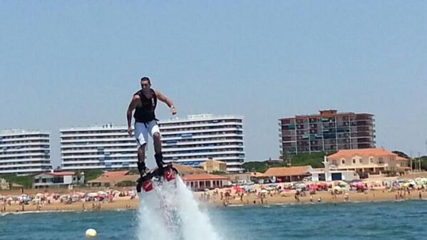 flyboardhuelva's tweet photo. Volar http://t.co/PR444BDow3