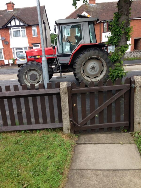 LukeGismo's tweet photo. Looks good out Side my house lmao http://t.co/DJ42mkHowr