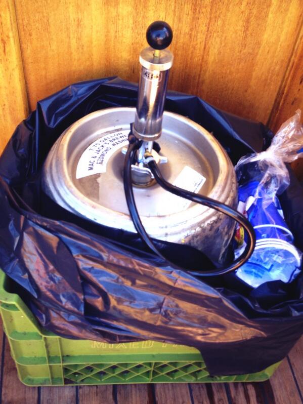 TheAvengerLU's tweet photo. Just because its Sunday! #lakeunion http://t.co/OtOmCtwxBW