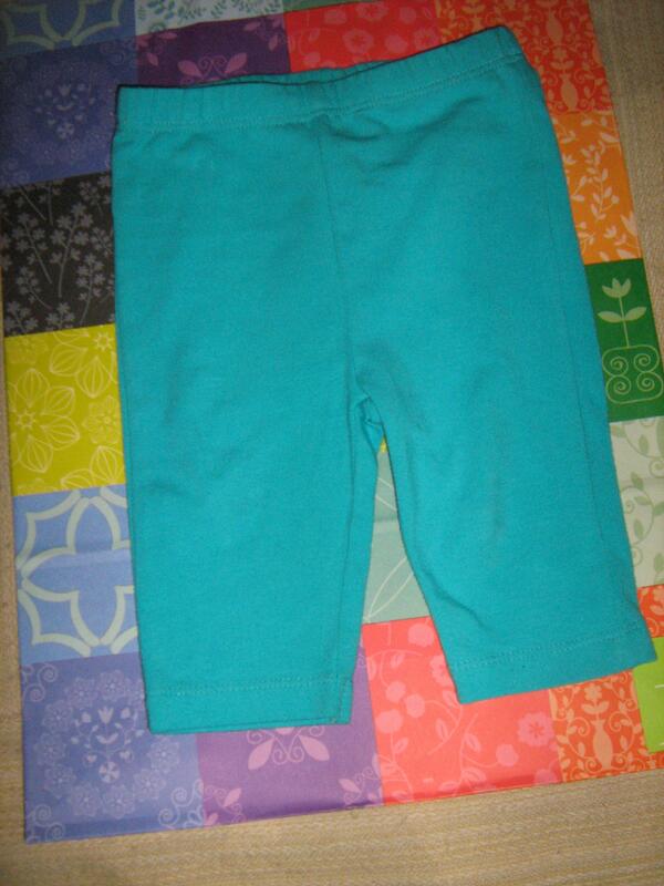alexpora's tweet photo. @ChilelaVende se vende ropa de bebe nueva y la vende @nightforever89 http://t.co/c2Me7vl5v8