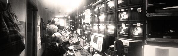 CloudbassGfx's tweet image. It's gone midnight, we've been on air over 7hours on the Red Button &amp;amp; still going strong. #TeamGraphics #Glastonbury