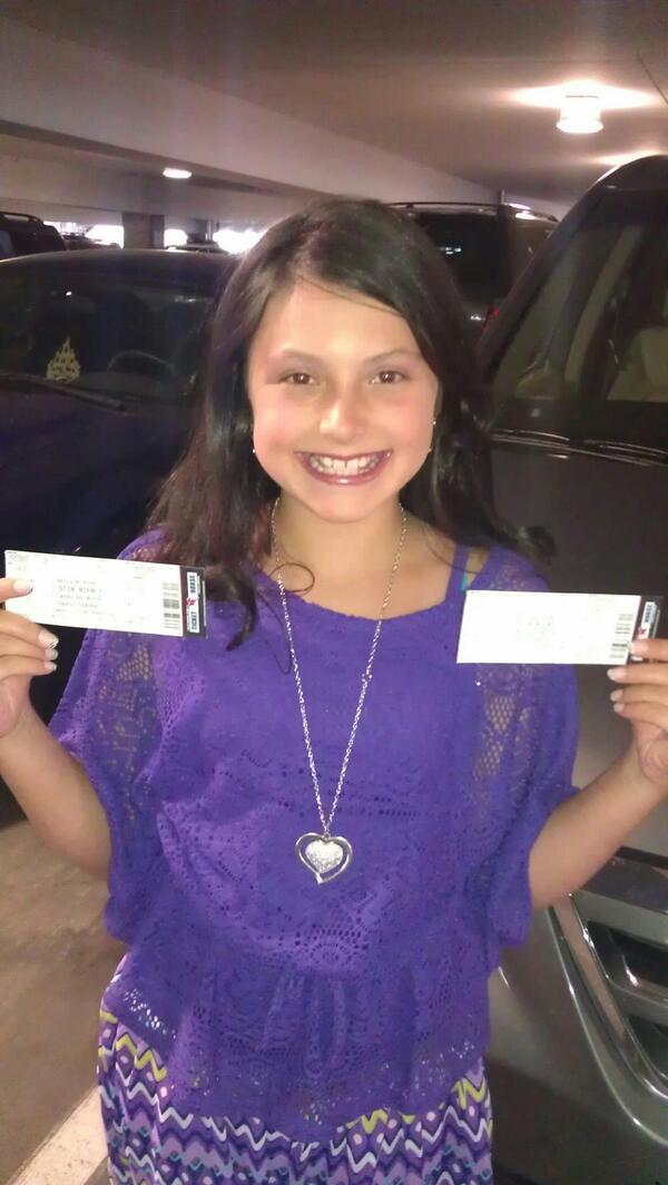 MeredithLeighty's tweet photo. #believetour So excited to see Justin in concert! http://t.co/bkgpaXzt33