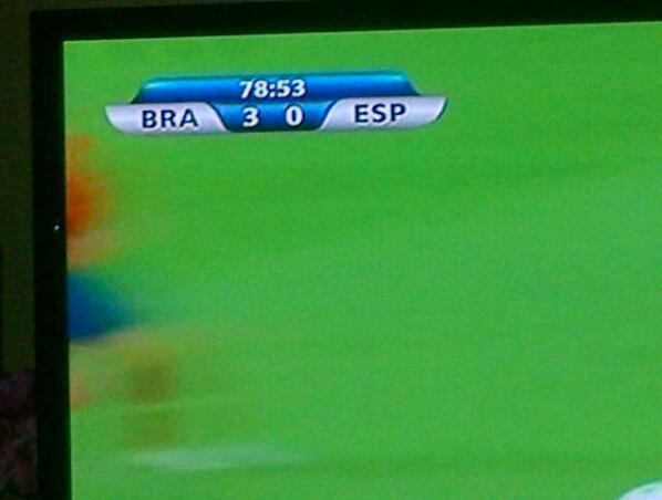999khumza's tweet photo. The unthinkable happened. Spain players are tired, include the under 23's now. http://t.co/Lyal9eOOuw