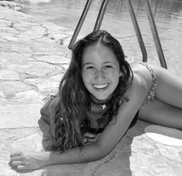 KikonNorma's tweet photo. Feliz Cumpleaños. Te adoro...Te amooo no necesito decirte más.
@camidiazb97 http://t.co/dbhabAZ8TM