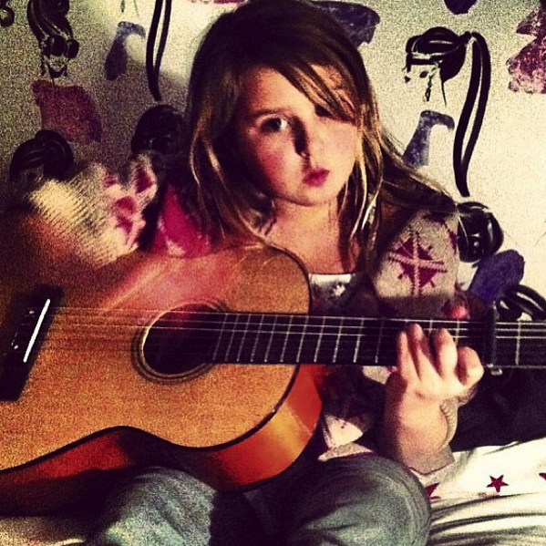 UniwideMusic's tweet photo. Rihanna - Stay (Cover) ALICIA 9 Years Old, a true talent! 
http://t.co/Pxca3Uh1Hh #majors #musicindustry #music http://t.co/79Krd01yhm