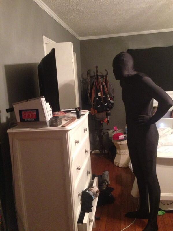 MyMorphSuit's tweet photo. Watching tv http://t.co/nM4XnWWCxn