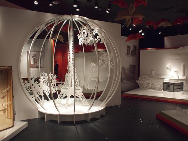 ifaparis's tweet photo. Window Designer Soline D’Aboville (IFA Paris lecturer) on the Magic of Visual Merchandising: http://t.co/ZOhpbvOfKL http://t.co/cyUzU2OSO6